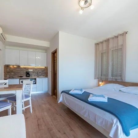 Апартаменты Njiric *